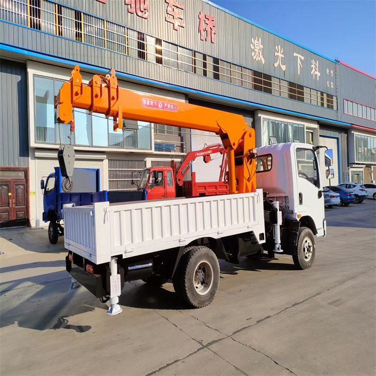 宾川县三轮随车吊定制 农用改装机自备吊中瑞长期出售