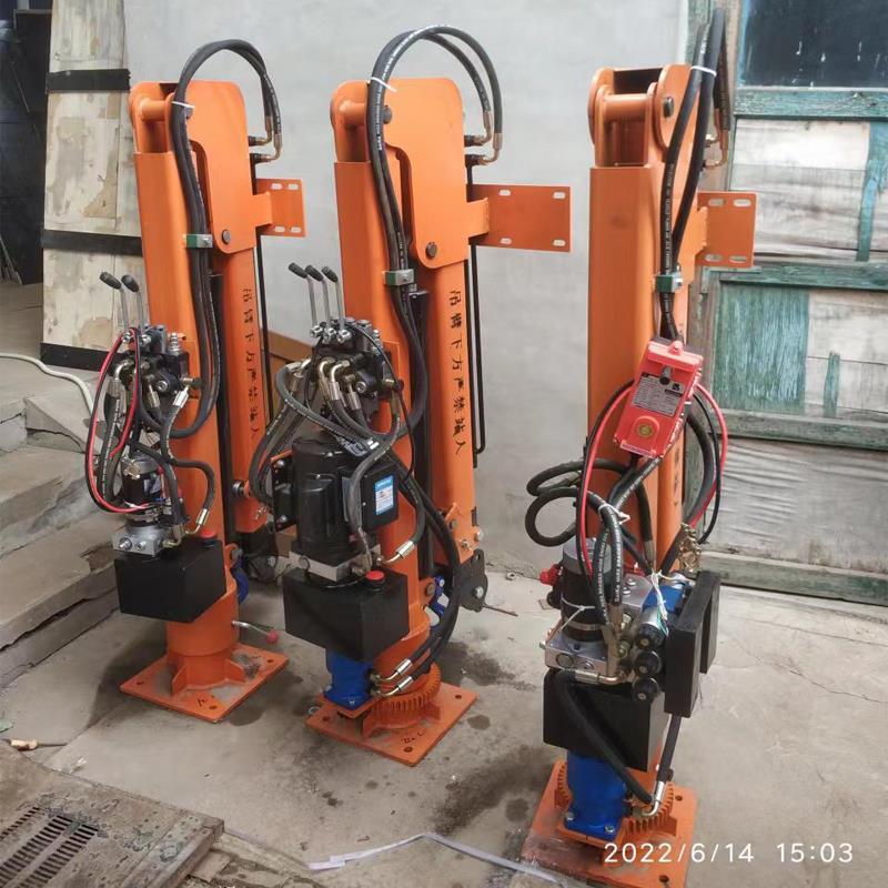 宾川县重汽蓝牌随车吊 3.2吨 国六动力强 液压驱动 农用自卸起重机